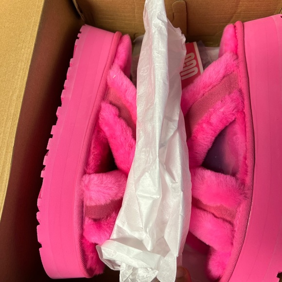 Popular Ugg slippers - Picture 4 of 6